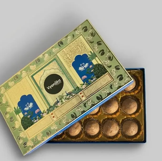 Atta Gond Laddu - Gift Box